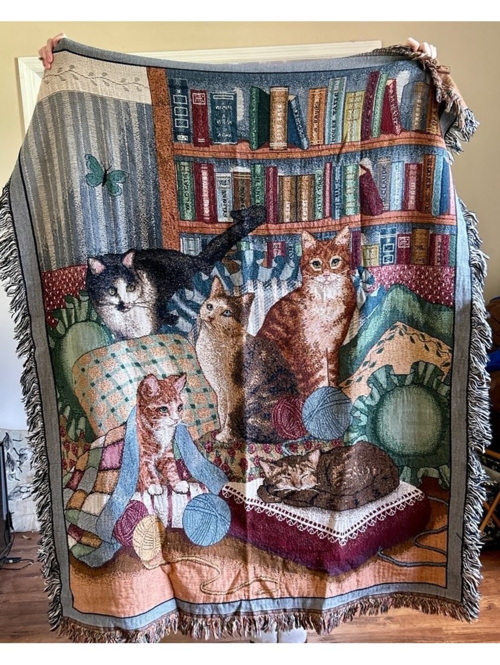 Vintage Cat Themed Woven Tapestry Blanket with Bookshelf Design